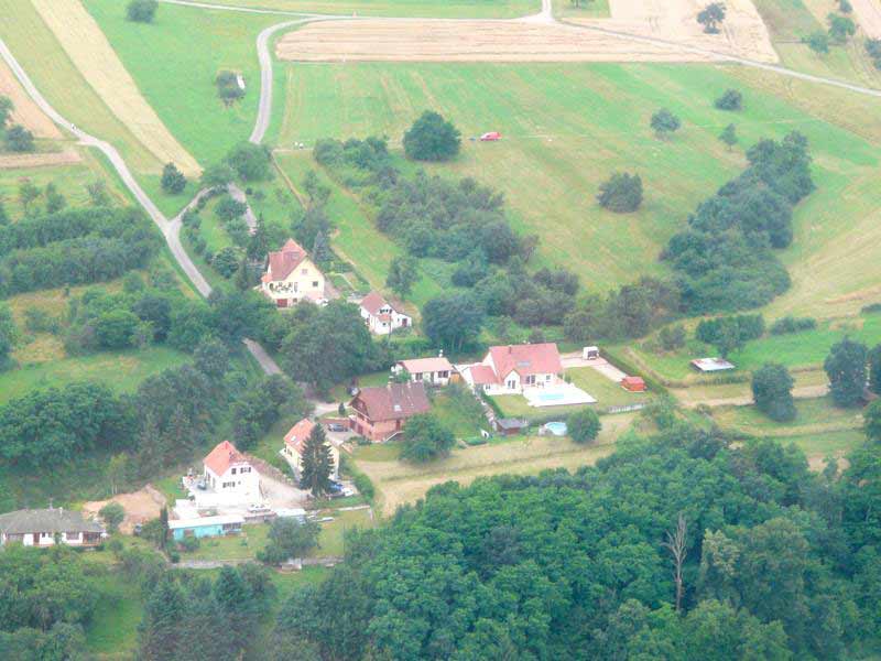 Vue aérienne de la location de vacances en Alsace
